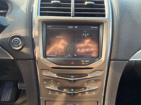 Used 2012 Lincoln MKX FWD image 26