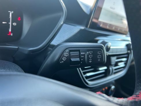 Used 2025 Ford Escape ST-Line Select AWD/4WD image 23