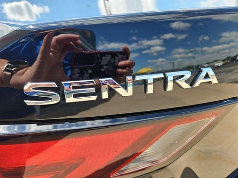 Used 2025 Nissan Sentra SV FWD image 18