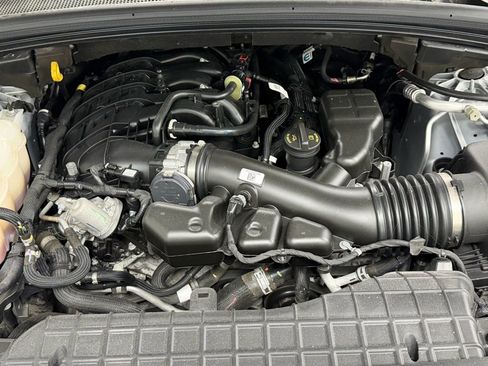 Used 2023 Jeep Grand Cherokee Altitude image 11