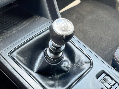 Used 2022 Subaru Crosstrek 2.0i Premium image 17