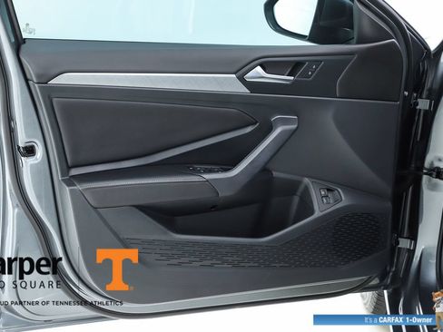 Certified 2023 Volkswagen Jetta SE FWD image 18