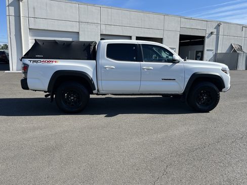 Used 2021 Toyota Tacoma TRD Off-Road AWD/4WD image 6