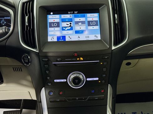Used 2019 Ford Edge Titanium w/ Equipment Group 301A AWD/4WD image 16