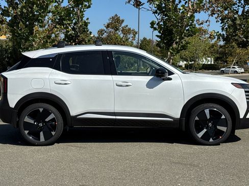 New 2026 Nissan Kicks SR w/ Cold Weather Package image 3