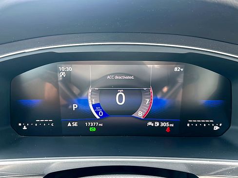 Used 2024 Volkswagen Tiguan SE R-Line w/ MDO Package, Three-Row FWD image 28