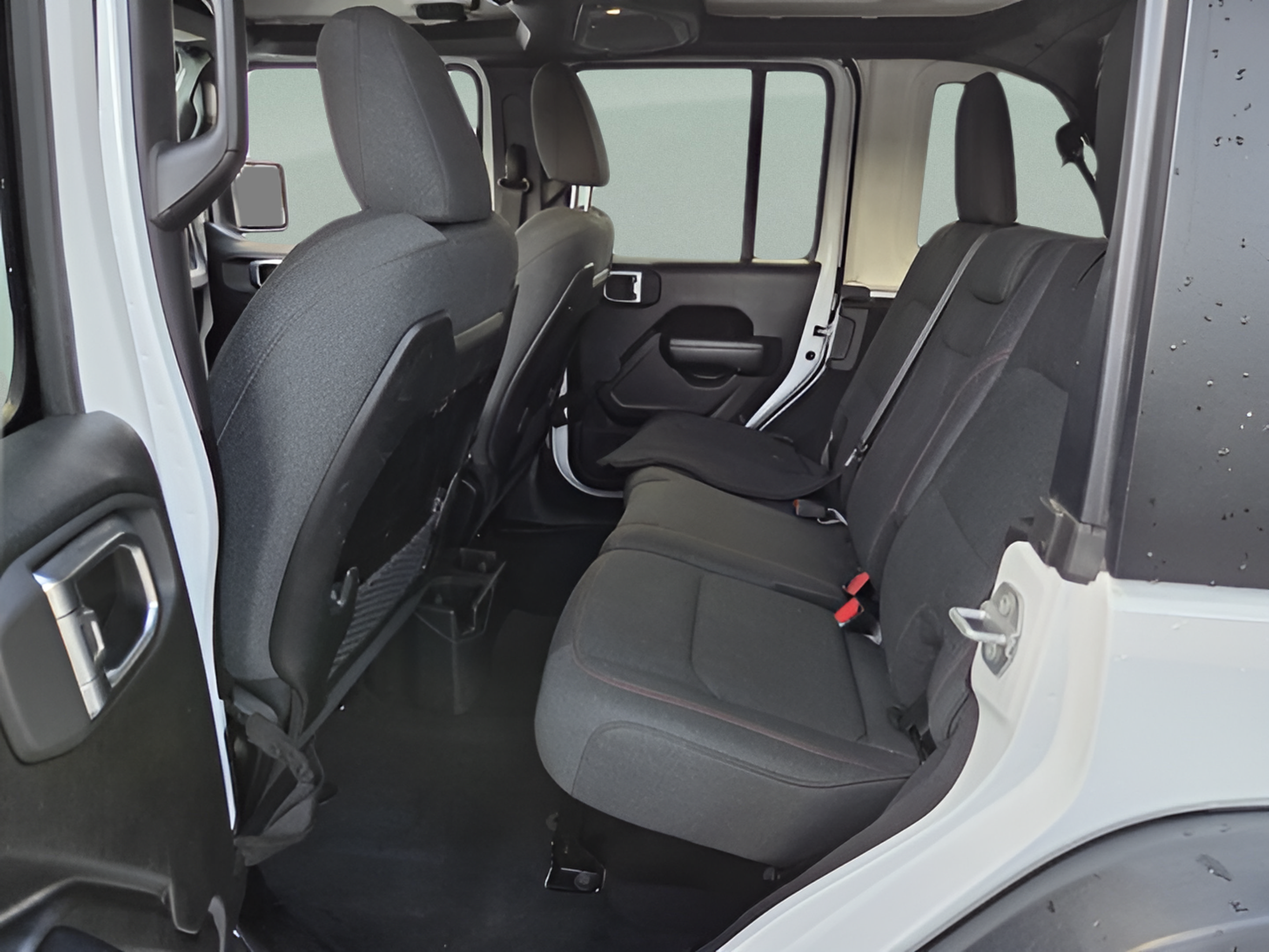 Used 2025 Jeep Wrangler Unlimited Rubicon AWD/4WD image 10
