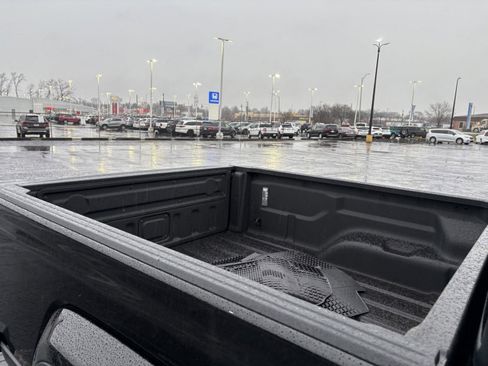 Used 2023 Jeep Gladiator Willys image 13