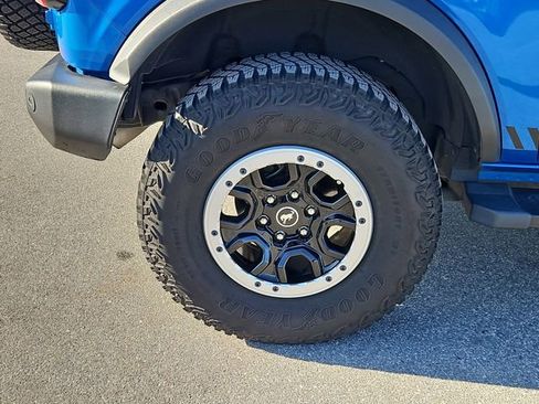 Used 2023 Ford Bronco Outer Banks w/ Sasquatch Package image 5