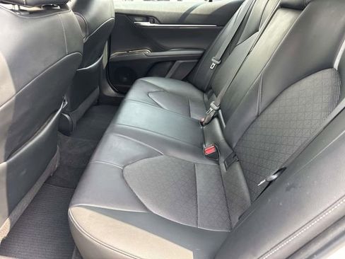 Used 2022 Toyota Camry XSE FWD image 13