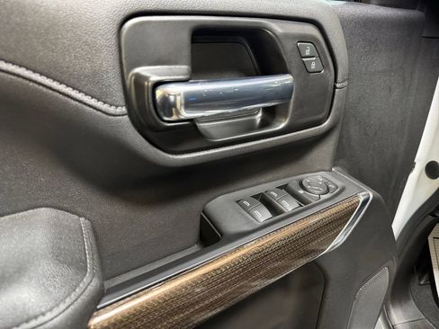 Used 2022 Chevrolet Silverado 2500 LT w/ Convenience Package image 14