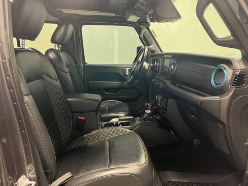 Used 2021 Jeep Wrangler Unlimited Sahara image 16