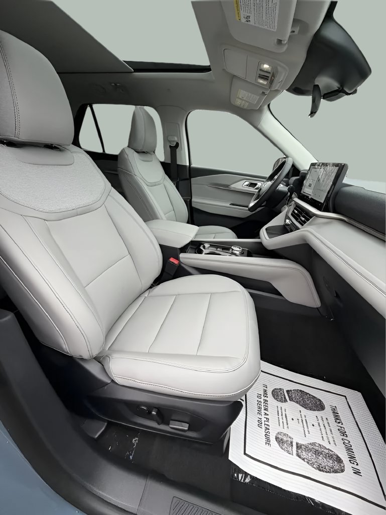 New 2026 Ford Explorer Active w/ Active Comfort Package AWD/4WD image 18
