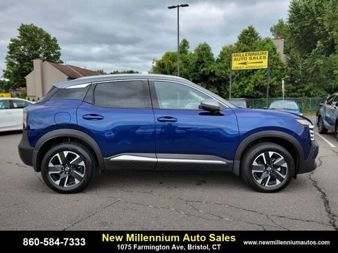 Used 2025 Nissan Kicks SR image 6