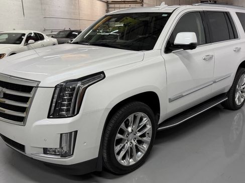 Used 2020 Cadillac Escalade Luxury image 23