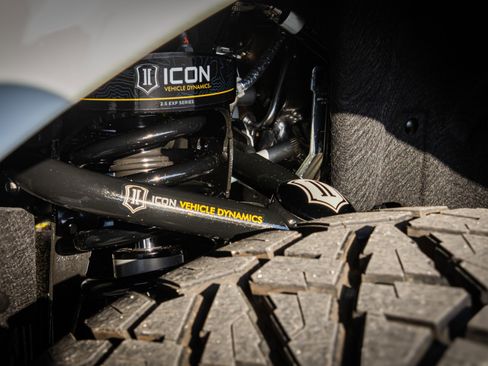 New 2025 Ford Bronco Badlands image 25