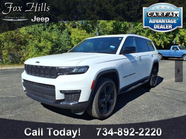 Certified 2025 Jeep Grand Cherokee L Limited w/ Black Appearance Package AWD/4WD image 3