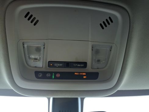 Used 2020 Chevrolet Traverse LT w/ LPO, Floor Liner Package FWD image 29