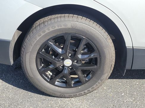 Used 2022 Chevrolet Equinox LS FWD image 9
