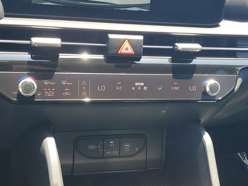 New 2026 Kia Sportage EX FWD image 17