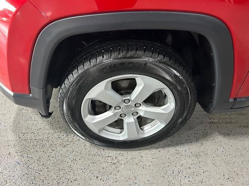 Used 2018 Jeep Compass Latitude w/ Cold Weather Group image 9