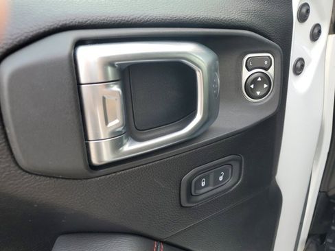 Used 2020 Jeep Gladiator Rubicon image 25