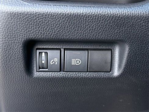 Used 2021 Toyota RAV4 LE image 20