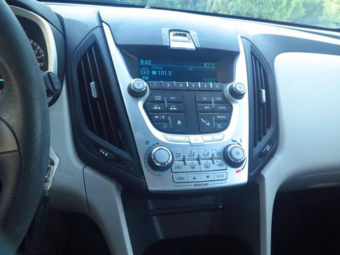 Used 2010 Chevrolet Equinox LS FWD image 6