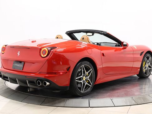Used 2015 Ferrari California T image 64