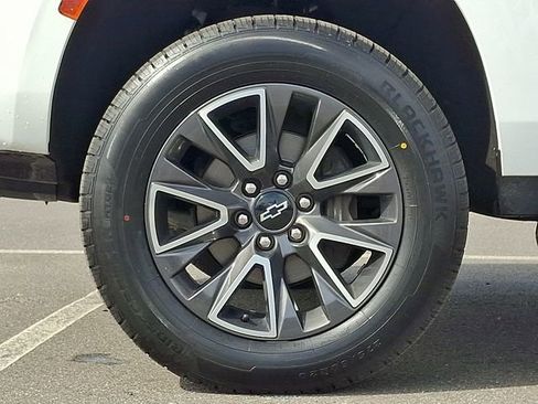 Used 2021 Chevrolet Tahoe Z71 w/ Z71 Signature Package image 8