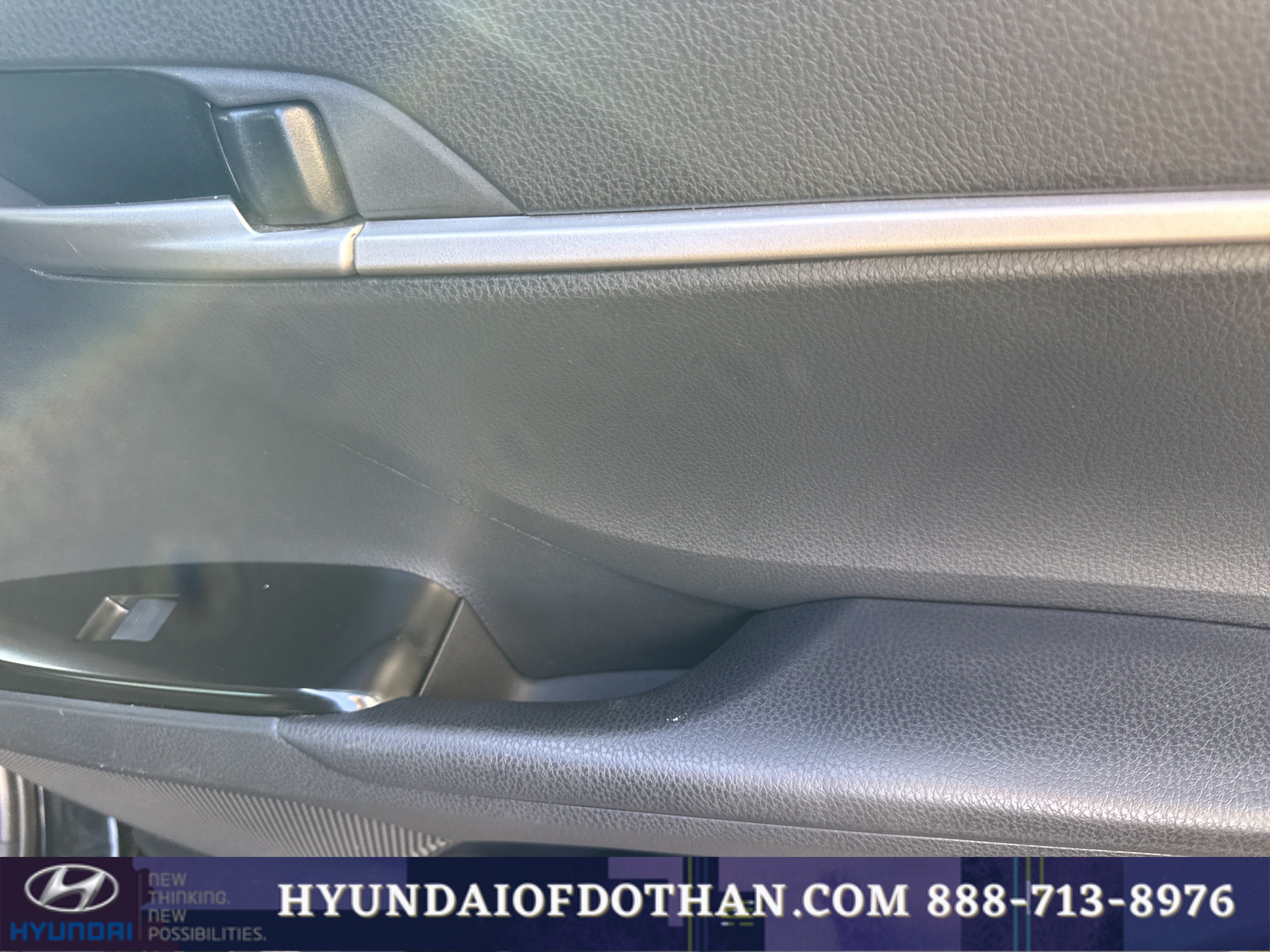 Used 2025 Toyota Camry LE w/ Convenience Package FWD image 15