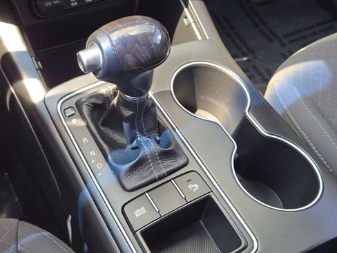 Used 2017 Kia Sorento LX w/ LX Convenience Package image 27