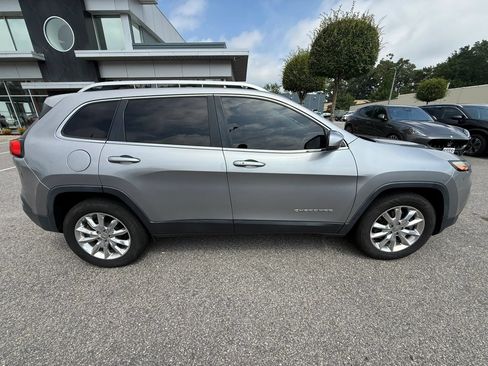 Used 2016 Jeep Cherokee Limited AWD/4WD image 8
