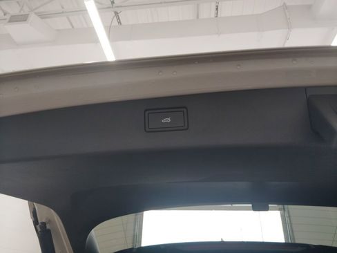 New 2026 Volkswagen Tiguan SE R-Line image 20