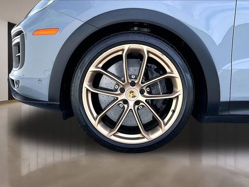 Used 2023 Porsche Cayenne Turbo GT AWD/4WD image 32