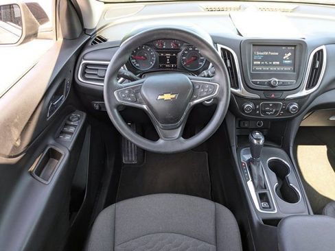 Used 2018 Chevrolet Equinox LT image 15