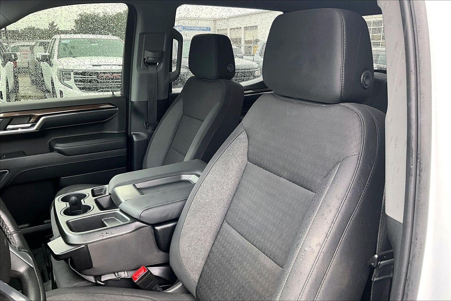Used 2024 Chevrolet Silverado 1500 LT AWD/4WD image 23