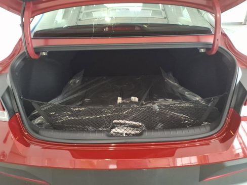 Used 2025 Hyundai Elantra Hybrid FWD image 18