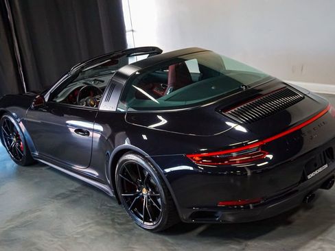 Used 2019 Porsche 911 Targa 4S image 9