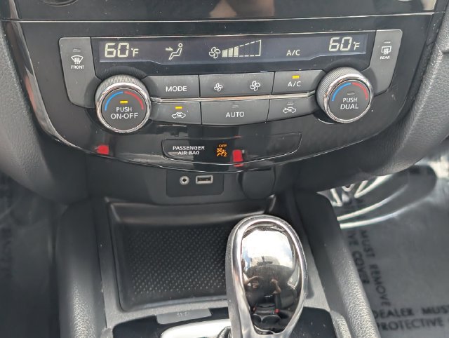 Used 2018 Nissan Rogue SV AWD/4WD image 27