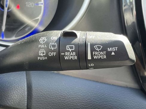 Certified 2023 Chrysler Pacifica Touring-L FWD image 36