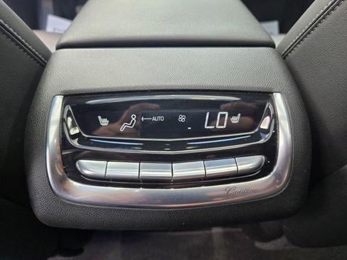 Used 2025 Cadillac XT6 Premium Luxury image 24