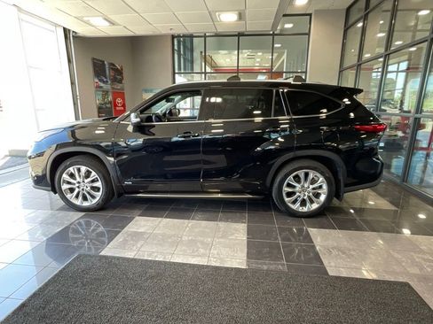 Used 2023 Toyota Highlander Limited AWD/4WD image 4
