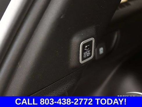 Used 2025 Jeep Grand Cherokee Limited AWD/4WD image 17