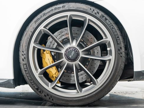 Used 2014 Porsche 911 GT3 RWD image 11