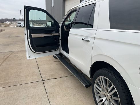 Used 2023 Ford Expedition Max Platinum image 7