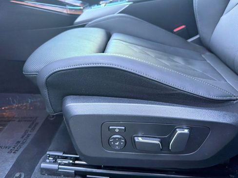 Used 2025 BMW X3 xDrive30i w/ Premium Package image 14