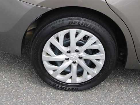 Used 2019 Toyota Corolla LE FWD image 9