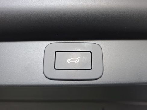 Used 2025 Land Rover Range Rover SE AWD/4WD image 25