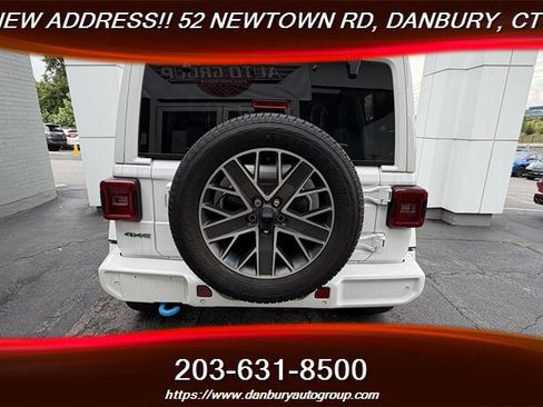 Used 2023 Jeep Wrangler Unlimited Sahara AWD/4WD image 4